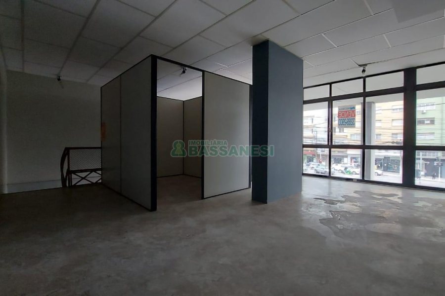 Loja com 142m², no bairro São Pelegrino em Caxias do Sul para Alugar ou Comprar