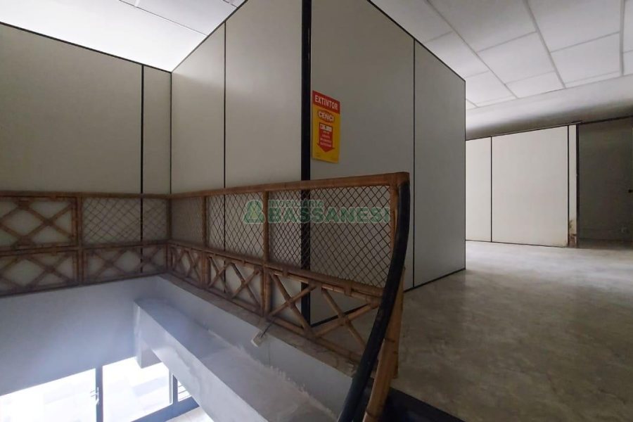 Loja com 142m², no bairro São Pelegrino em Caxias do Sul para Alugar ou Comprar