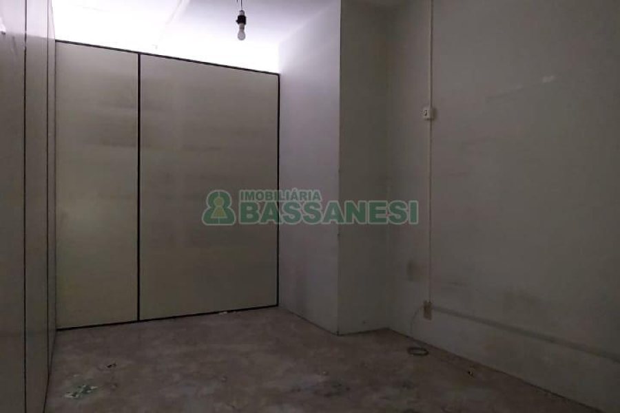 Loja com 142m², no bairro São Pelegrino em Caxias do Sul para Alugar ou Comprar