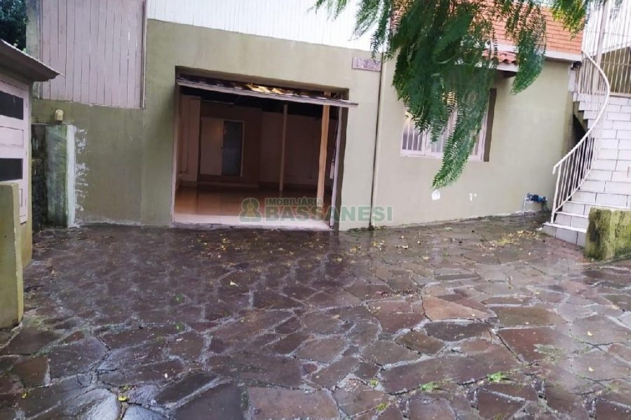 Loja com 84m², no bairro Medianeira em Caxias do Sul para Alugar