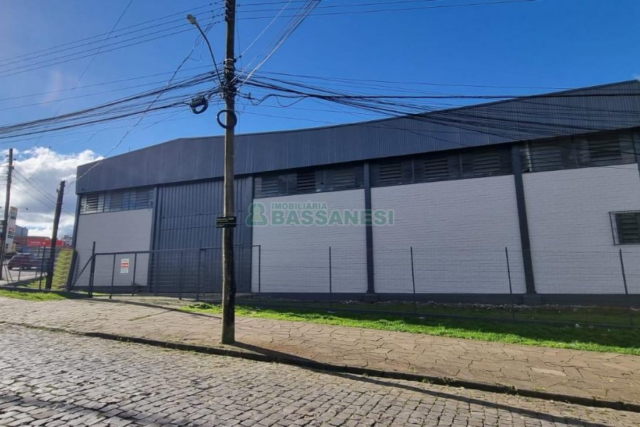 Pavilhão com 380m², no bairro Nossa Senhora de Fátima em Caxias do Sul para Alugar
