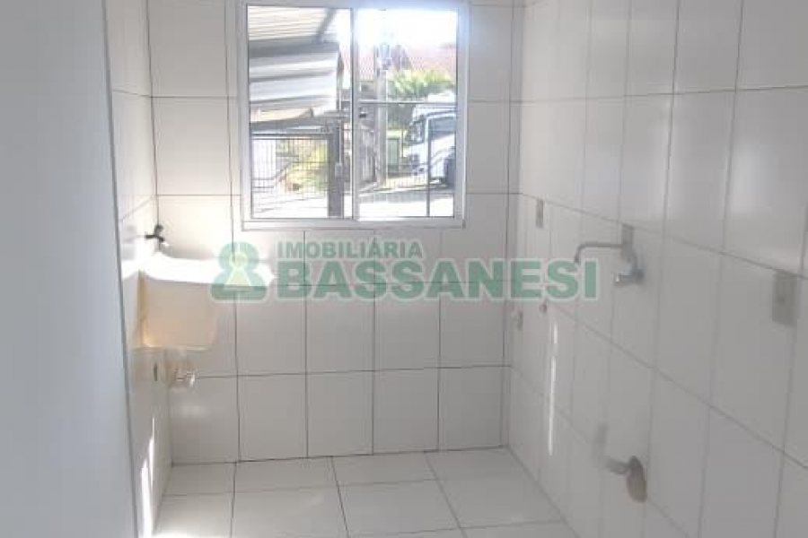 Apartamento com 47m², 2 dormitórios, 1 vaga, no bairro Cidade Industrial em Caxias do Sul para Comprar