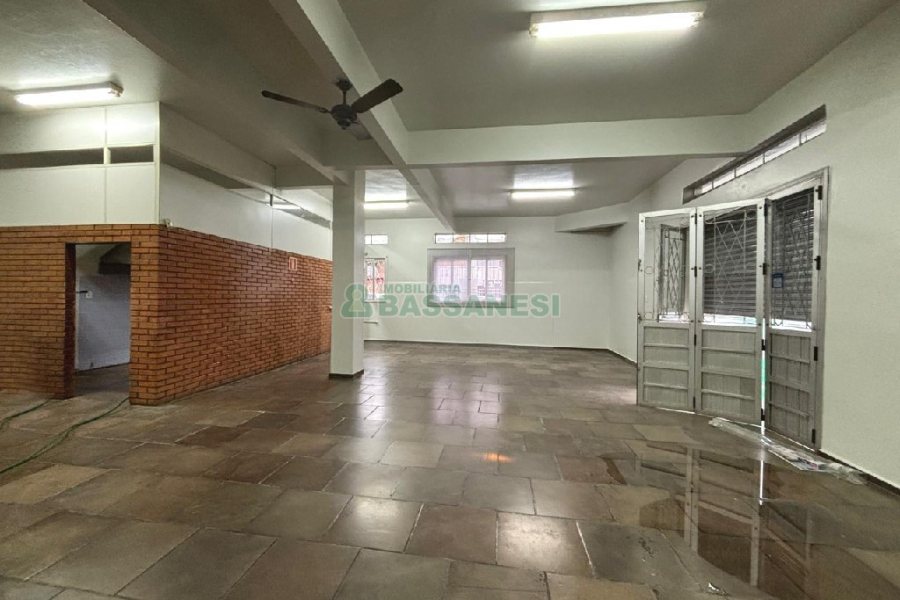 Loja com 120m², no bairro São José em Caxias do Sul para Alugar