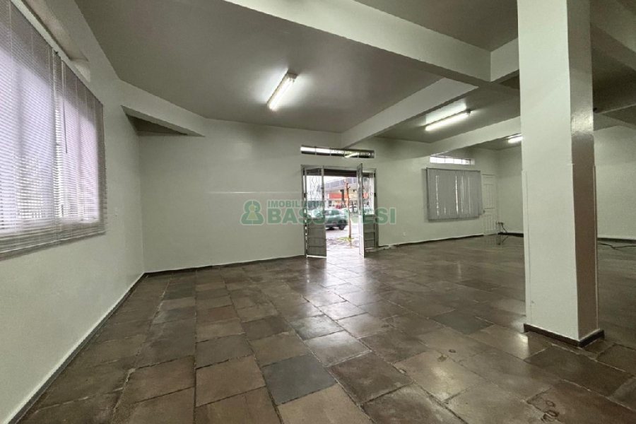 Loja com 120m², no bairro São José em Caxias do Sul para Alugar