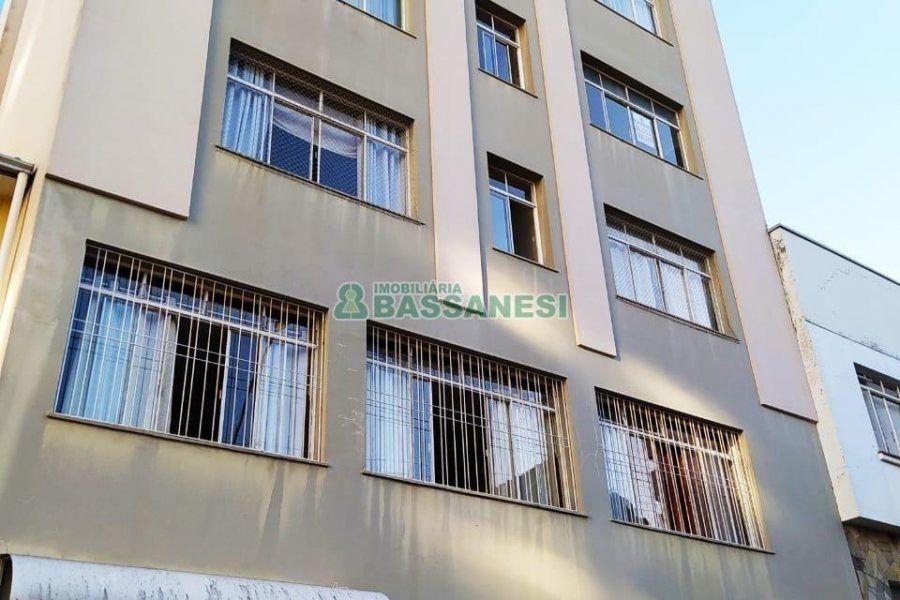 Apto Mobiliado com 40m², 1 dormitório, no bairro São Pelegrino em Caxias do Sul para Comprar