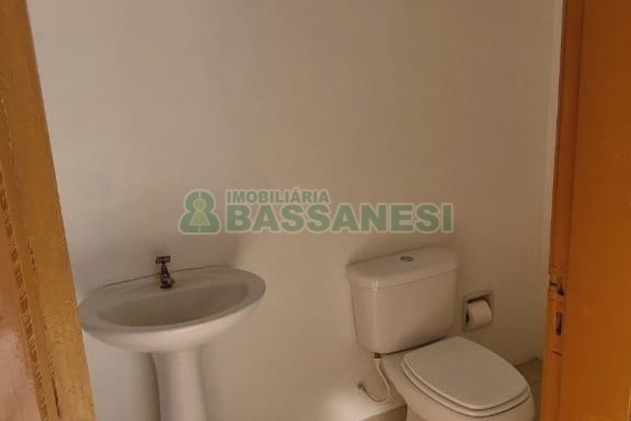 Sala com 44m², no bairro Centro em Caxias do Sul para Comprar