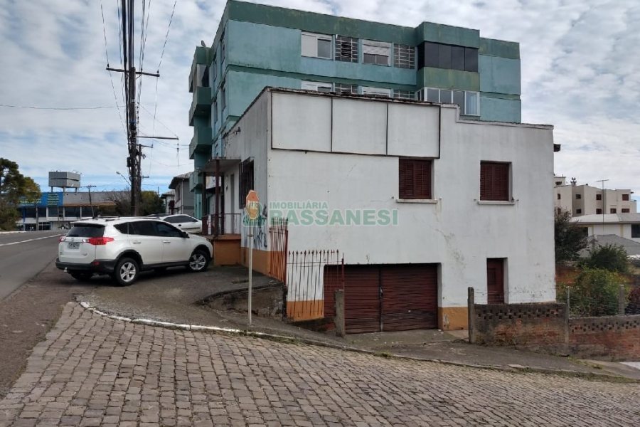 Casa com 100m², 3 dormitórios, no bairro Sagrada Família em Caxias do Sul para Comprar