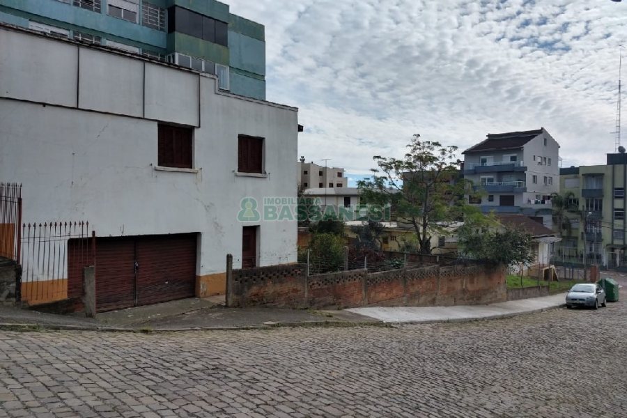 Casa com 100m², 3 dormitórios, no bairro Sagrada Família em Caxias do Sul para Comprar