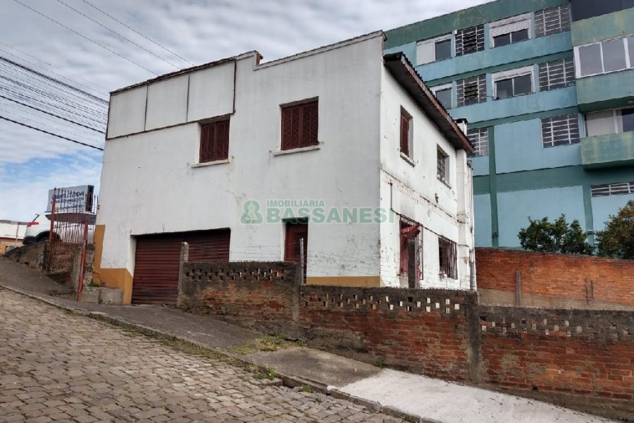 Casa com 100m², 3 dormitórios, no bairro Sagrada Família em Caxias do Sul para Comprar