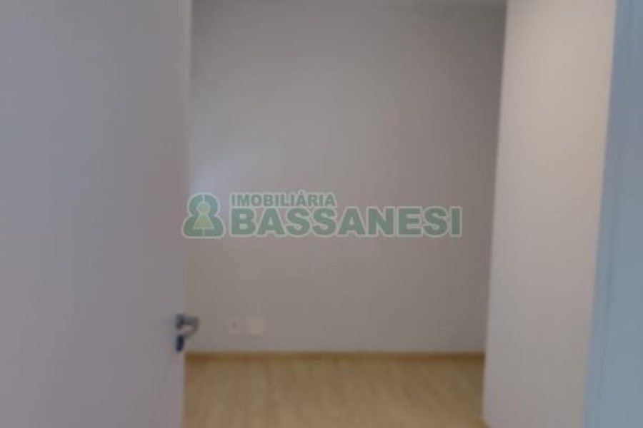 Apartamento com 56m², 2 dormitórios, 1 vaga, no bairro Desvio Rizzo em Caxias do Sul para Comprar