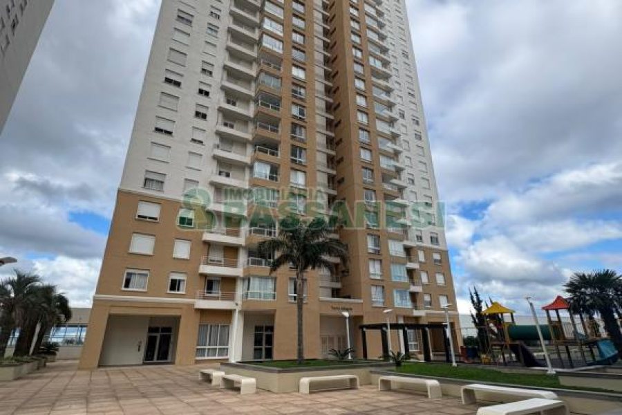 Apto Mobiliado com 111m², 3 dormitórios, 2 vagas, no bairro Cristo Redentor em Caxias do Sul para Alugar