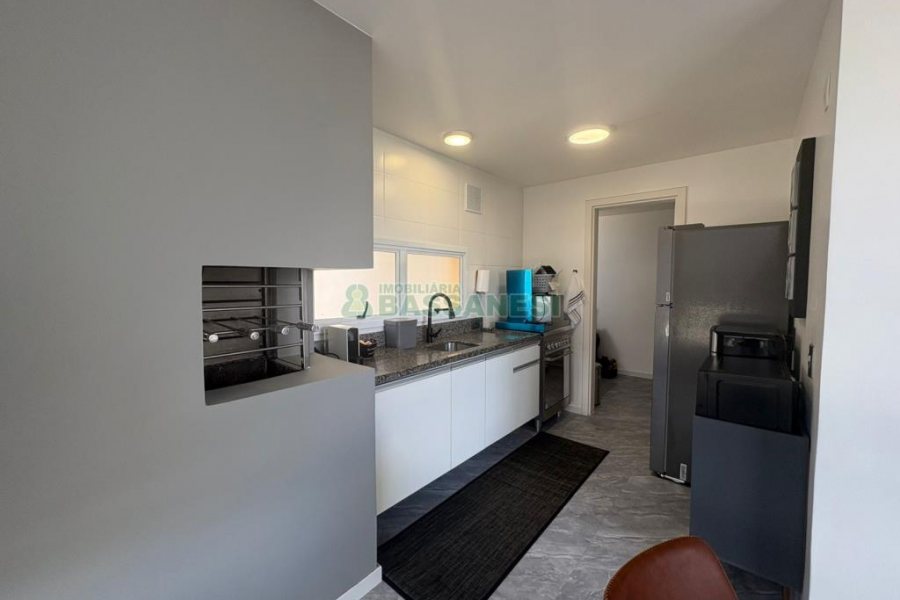 Apto Mobiliado com 111m², 3 dormitórios, 2 vagas, no bairro Cristo Redentor em Caxias do Sul para Alugar