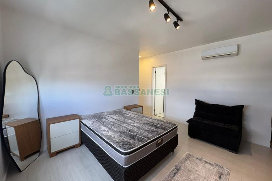 Apto Mobiliado com 111m², 3 dormitórios, 2 vagas, no bairro Cristo Redentor em Caxias do Sul para Alugar