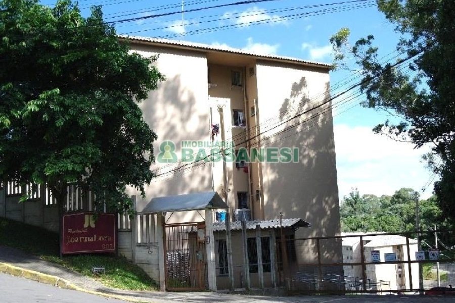 Apartamento com 52m², 2 dormitórios, 1 vaga, no bairro Desvio Rizzo em Caxias do Sul para Comprar