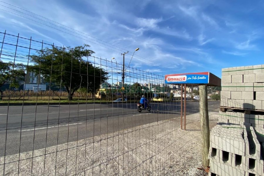 Terreno com 804m², no bairro São Leopoldo em Caxias do Sul para Comprar