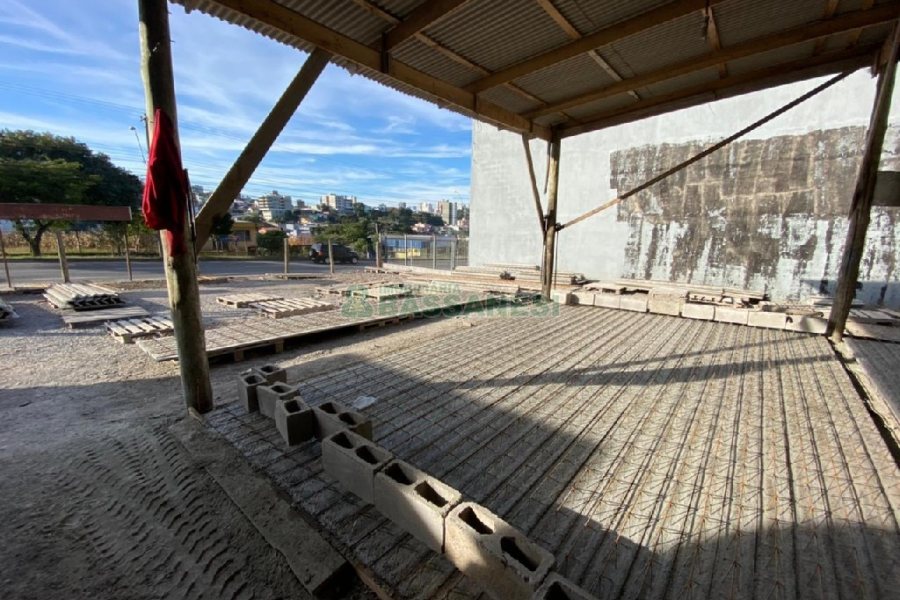 Terreno com 804m², no bairro São Leopoldo em Caxias do Sul para Comprar