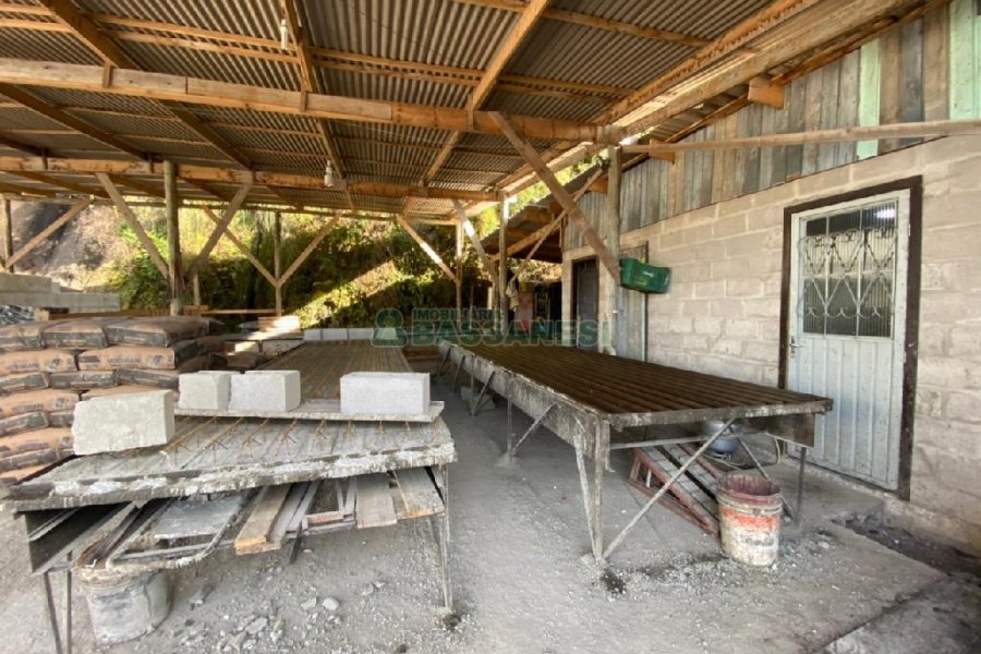 Terreno com 804m², no bairro São Leopoldo em Caxias do Sul para Comprar