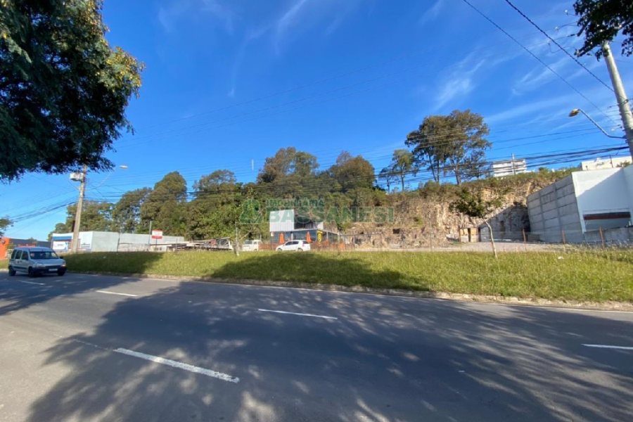Terreno com 804m², no bairro São Leopoldo em Caxias do Sul para Comprar