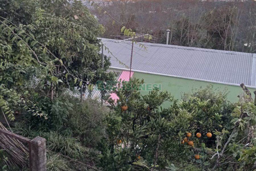 Casa com 112m², 2 dormitórios, 1 vaga, no bairro Santa Corona em Caxias do Sul para Comprar