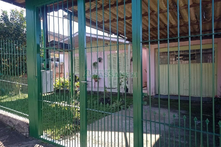 Casa com 112m², 2 dormitórios, 1 vaga, no bairro Santa Corona em Caxias do Sul para Comprar