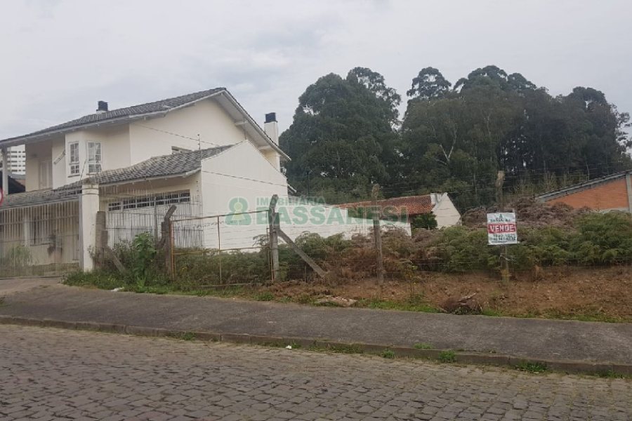 Terreno com 414m², no bairro Sanvitto em Caxias do Sul para Comprar