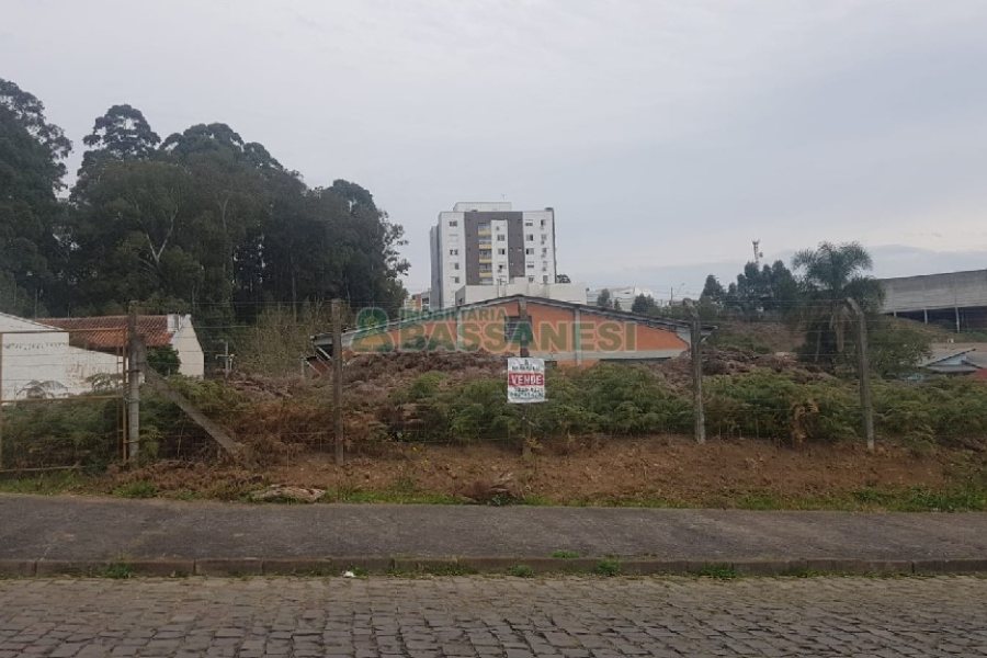 Terreno com 414m², no bairro Sanvitto em Caxias do Sul para Comprar