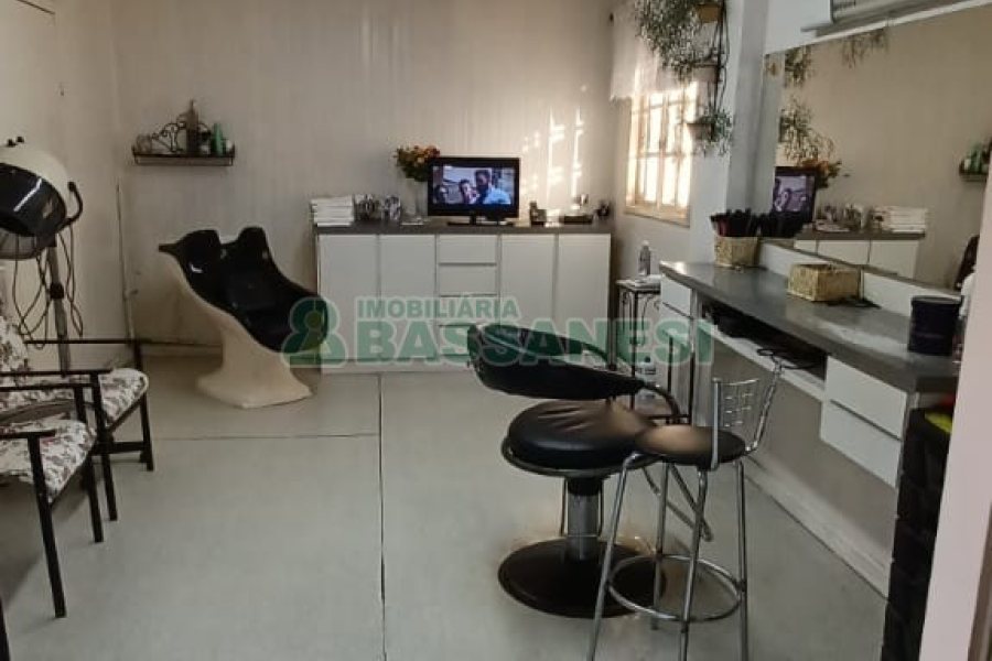 Casa com 120m², 10 dormitórios, 3 vagas, no bairro Marechal Floriano em Caxias do Sul para Comprar