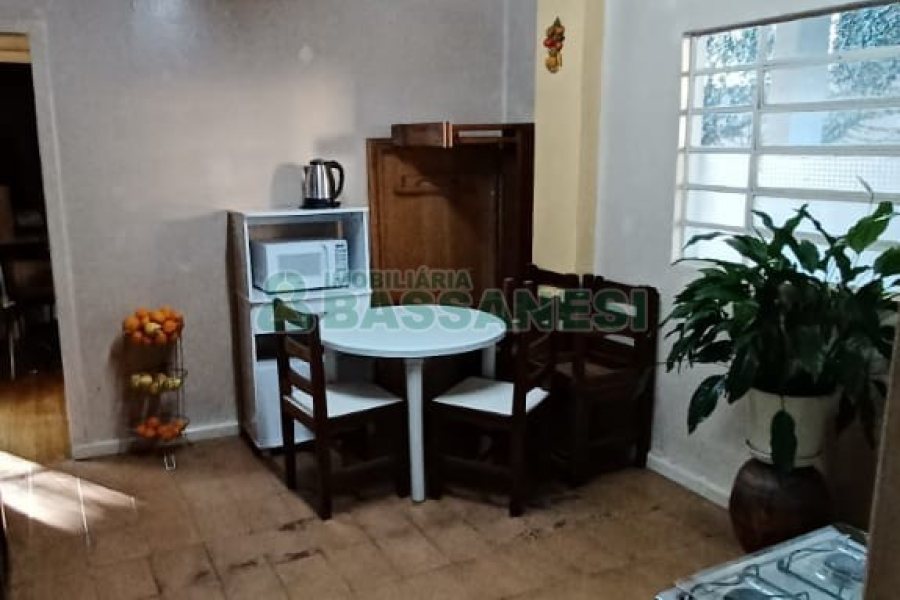 Casa com 120m², 10 dormitórios, 3 vagas, no bairro Marechal Floriano em Caxias do Sul para Comprar