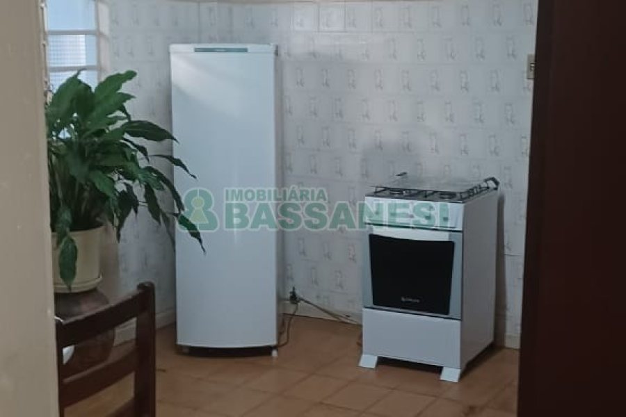 Casa com 120m², 10 dormitórios, 3 vagas, no bairro Marechal Floriano em Caxias do Sul para Comprar