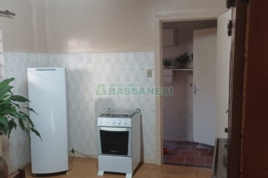 Casa com 120m², 10 dormitórios, 3 vagas, no bairro Marechal Floriano em Caxias do Sul para Comprar