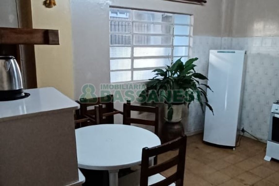 Casa com 120m², 10 dormitórios, 3 vagas, no bairro Marechal Floriano em Caxias do Sul para Comprar