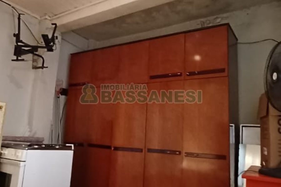 Casa com 120m², 10 dormitórios, 3 vagas, no bairro Marechal Floriano em Caxias do Sul para Comprar