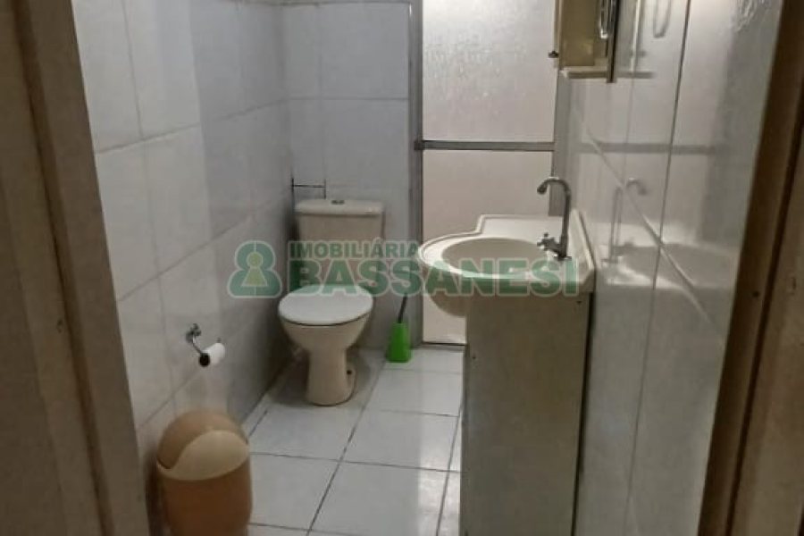 Casa com 120m², 10 dormitórios, 3 vagas, no bairro Marechal Floriano em Caxias do Sul para Comprar