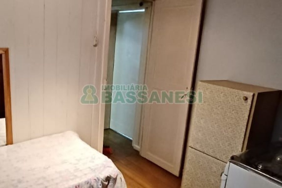 Casa com 120m², 10 dormitórios, 3 vagas, no bairro Marechal Floriano em Caxias do Sul para Comprar