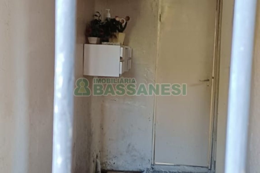 Casa com 120m², 10 dormitórios, 3 vagas, no bairro Marechal Floriano em Caxias do Sul para Comprar