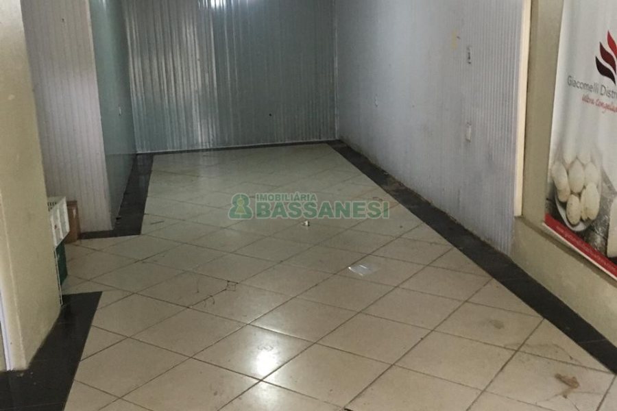 Casa com 120m², 10 dormitórios, 3 vagas, no bairro Marechal Floriano em Caxias do Sul para Comprar