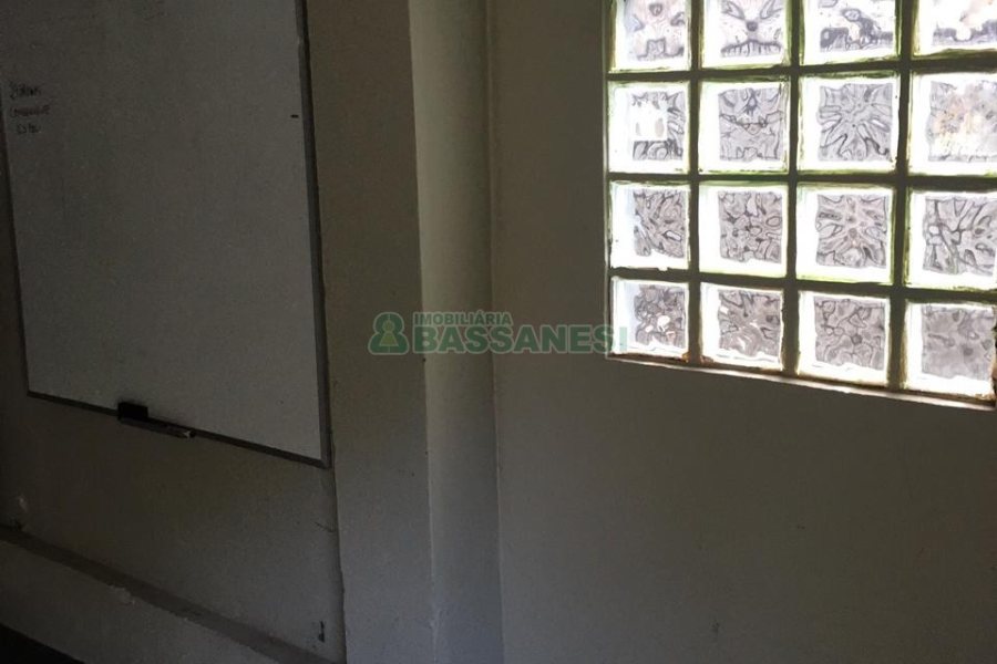 Casa com 120m², 10 dormitórios, 3 vagas, no bairro Marechal Floriano em Caxias do Sul para Comprar