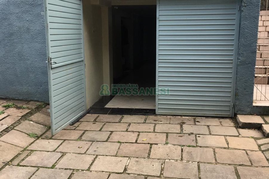 Casa com 120m², 10 dormitórios, 3 vagas, no bairro Marechal Floriano em Caxias do Sul para Comprar