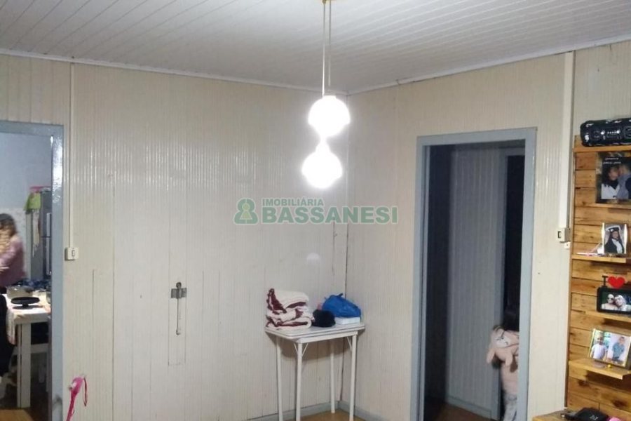 Casa com 120m², 10 dormitórios, 3 vagas, no bairro Marechal Floriano em Caxias do Sul para Comprar