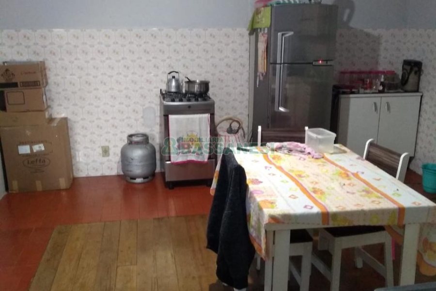 Casa com 120m², 10 dormitórios, 3 vagas, no bairro Marechal Floriano em Caxias do Sul para Comprar