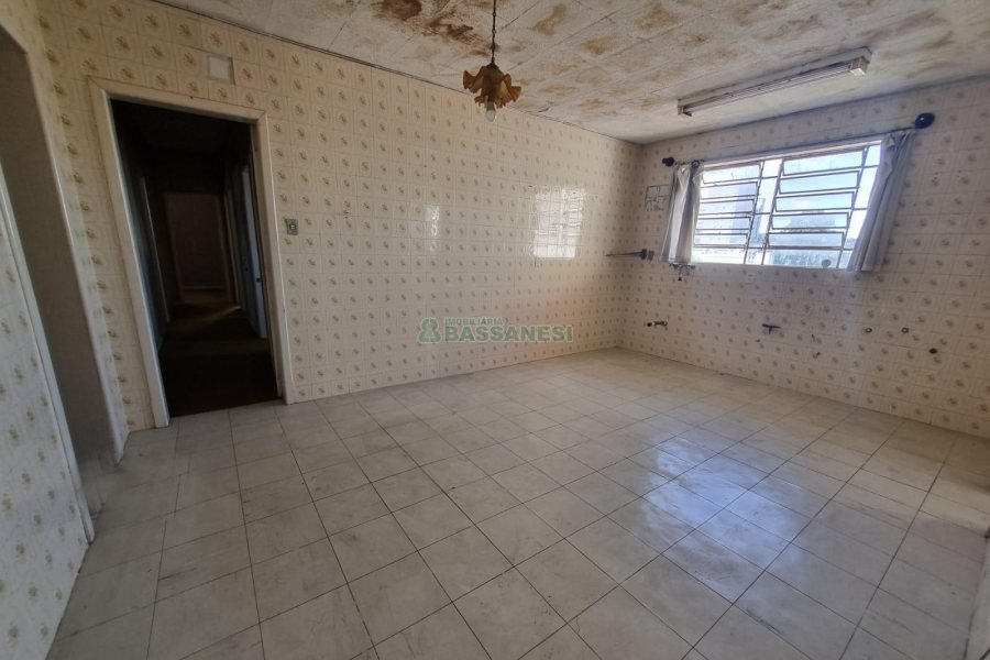 Casa com 224m², 3 dormitórios, 1 vaga, no bairro Lourdes em Caxias do Sul para Alugar ou Comprar