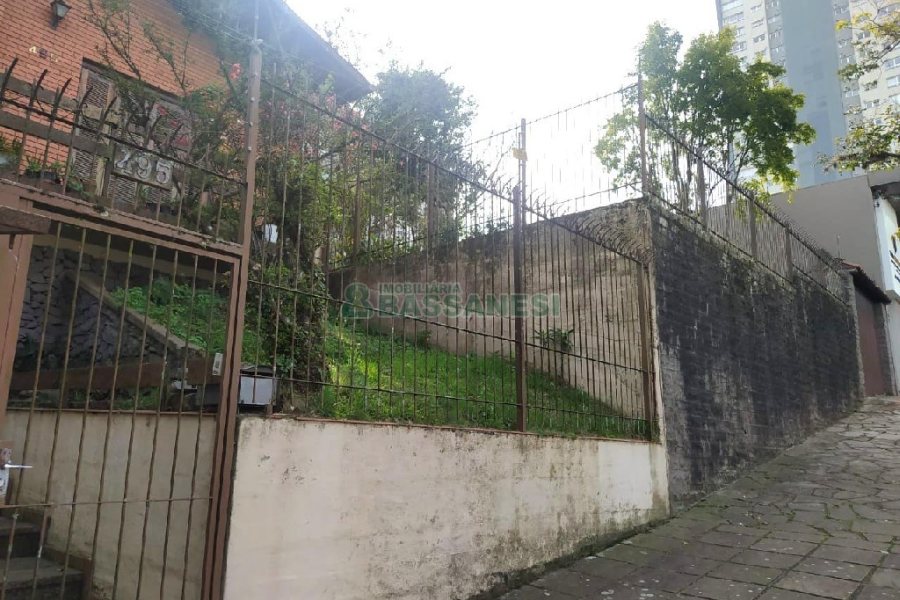 Casa Comercial com 250m², 4 dormitórios, 4 vagas, no bairro Lourdes em Caxias do Sul para Alugar ou Comprar