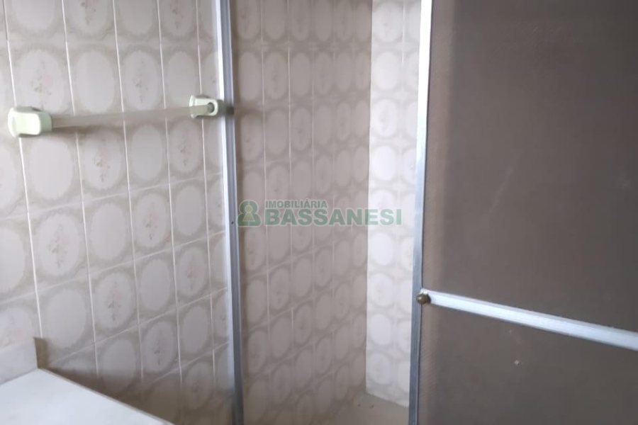 Casa Comercial com 250m², 4 dormitórios, 4 vagas, no bairro Lourdes em Caxias do Sul para Alugar ou Comprar