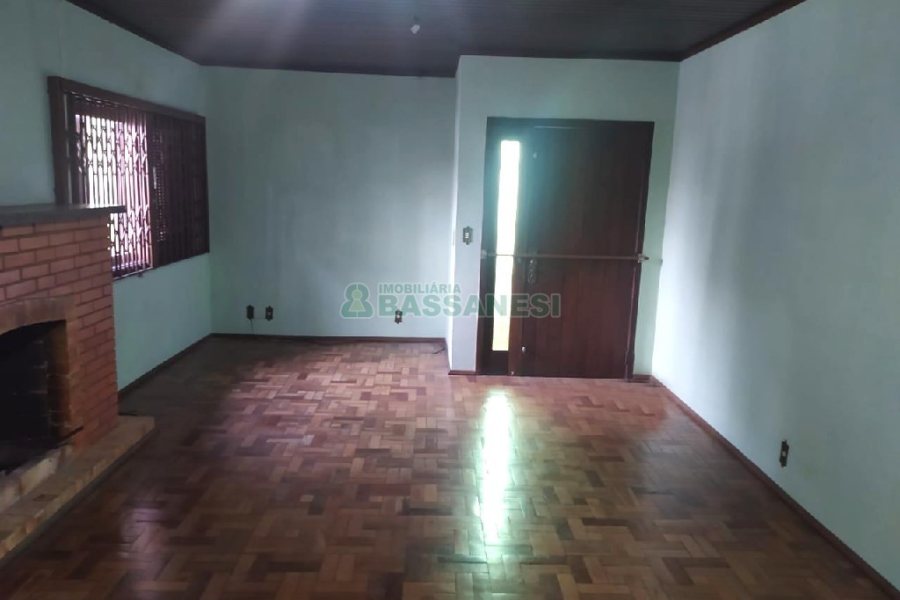 Casa Comercial com 250m², 4 dormitórios, 4 vagas, no bairro Lourdes em Caxias do Sul para Alugar ou Comprar