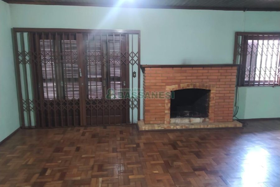Casa Comercial com 250m², 4 dormitórios, 4 vagas, no bairro Lourdes em Caxias do Sul para Alugar ou Comprar