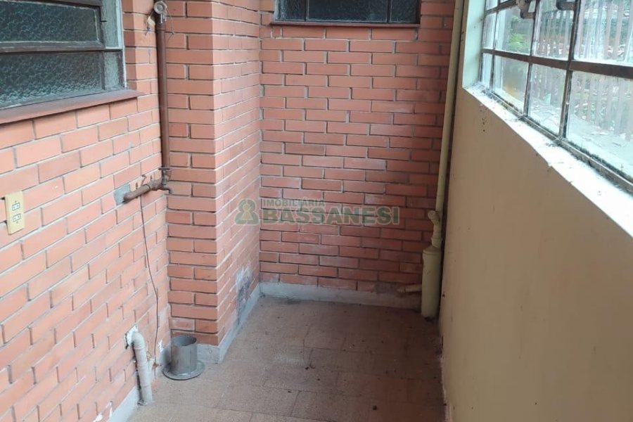 Casa Comercial com 250m², 4 dormitórios, 4 vagas, no bairro Lourdes em Caxias do Sul para Alugar ou Comprar