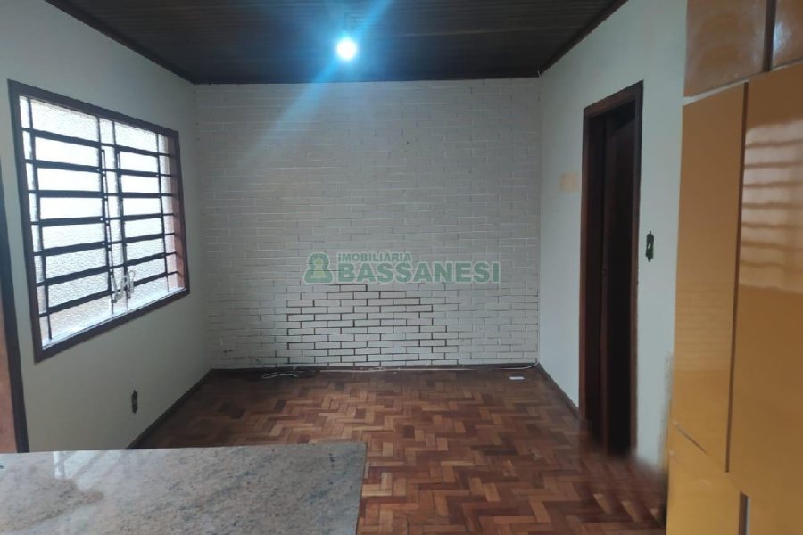 Casa Comercial com 250m², 4 dormitórios, 4 vagas, no bairro Lourdes em Caxias do Sul para Alugar ou Comprar