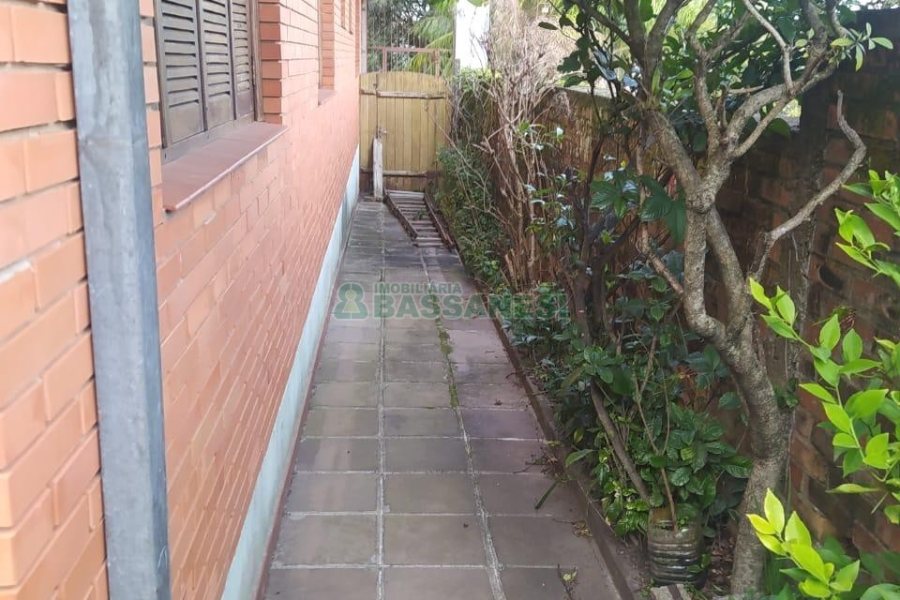 Casa Comercial com 250m², 4 dormitórios, 4 vagas, no bairro Lourdes em Caxias do Sul para Alugar ou Comprar