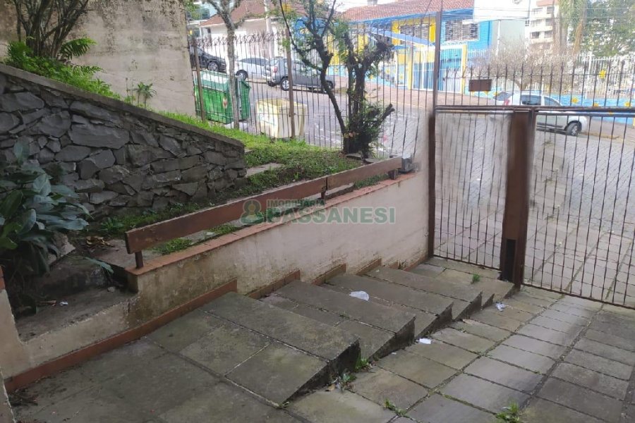 Casa Comercial com 250m², 4 dormitórios, 4 vagas, no bairro Lourdes em Caxias do Sul para Alugar ou Comprar