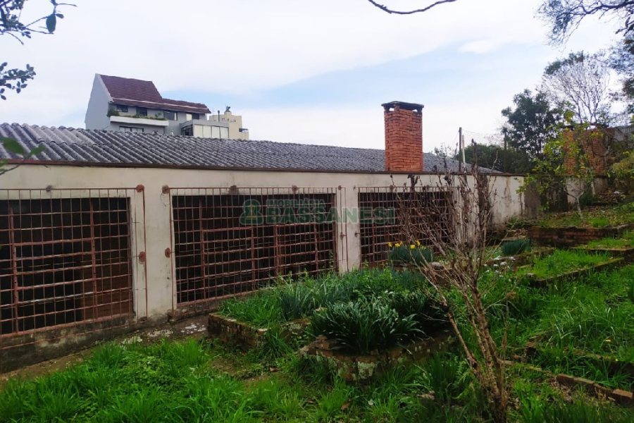 Casa Comercial com 250m², 4 dormitórios, 4 vagas, no bairro Lourdes em Caxias do Sul para Alugar ou Comprar